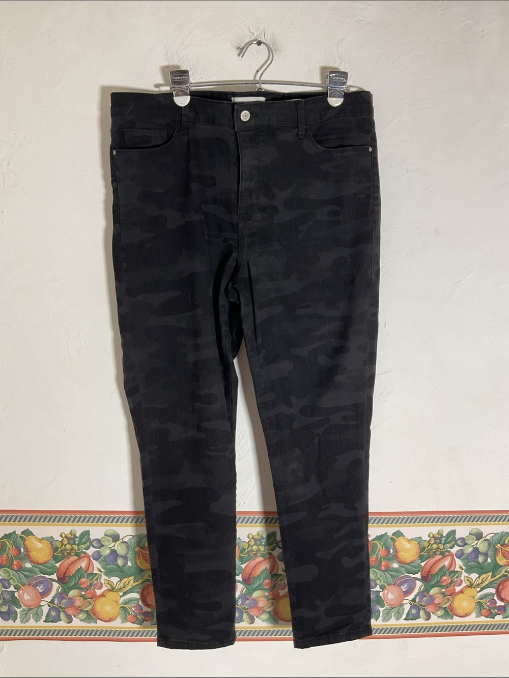 Social Standard by Sanctuary Black Camo Ankle Skinny Jeans Size 14